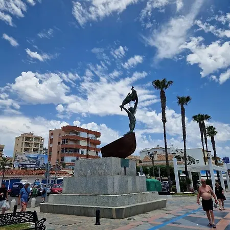 Lidia Planta 2, La Carihuela 1ª Linea Playa, Vistas Mar, Buhardilla 1 Dormitorio, 40 M2, 1-3 Huesped, Terraza, Wifi 토레몰리노스