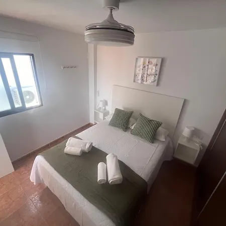 아파트 Lidia Planta 2, La Carihuela 1ª Linea Playa, Vistas Mar, Buhardilla 1 Dormitorio, 40 M2, 1-3 Huesped, Terraza, Wifi *