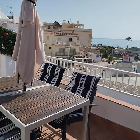 Lidia Planta 2, La Carihuela 1ª Linea Playa, Vistas Mar, Buhardilla 1 Dormitorio, 40 M2, 1-3 Huesped, Terraza, Wifi 아파트 *